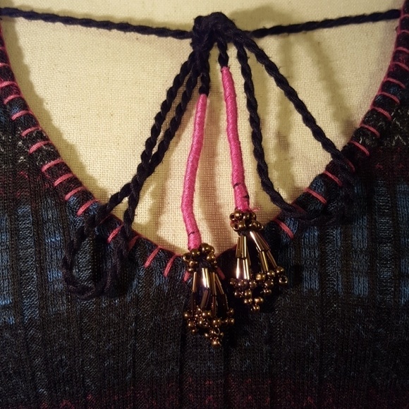 JohnPaulRichard Boho Pink, Blue, Black Top , Size Medium - Picture 2 of 8